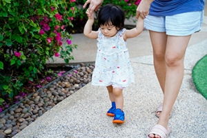 When Babies Need Shoes and How to Choose the Right Pair